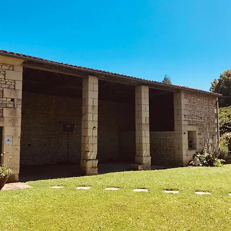 Au Boom Coeur Forfait Spa, Diner & Petit-dejeuner Inclus 別荘 Tourtenay